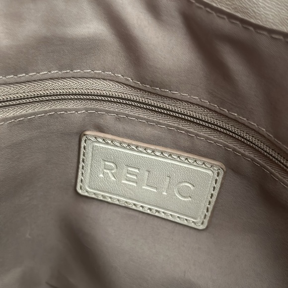 Relic Caraway Leaf Print Tote Bag - Picture 8 of 13